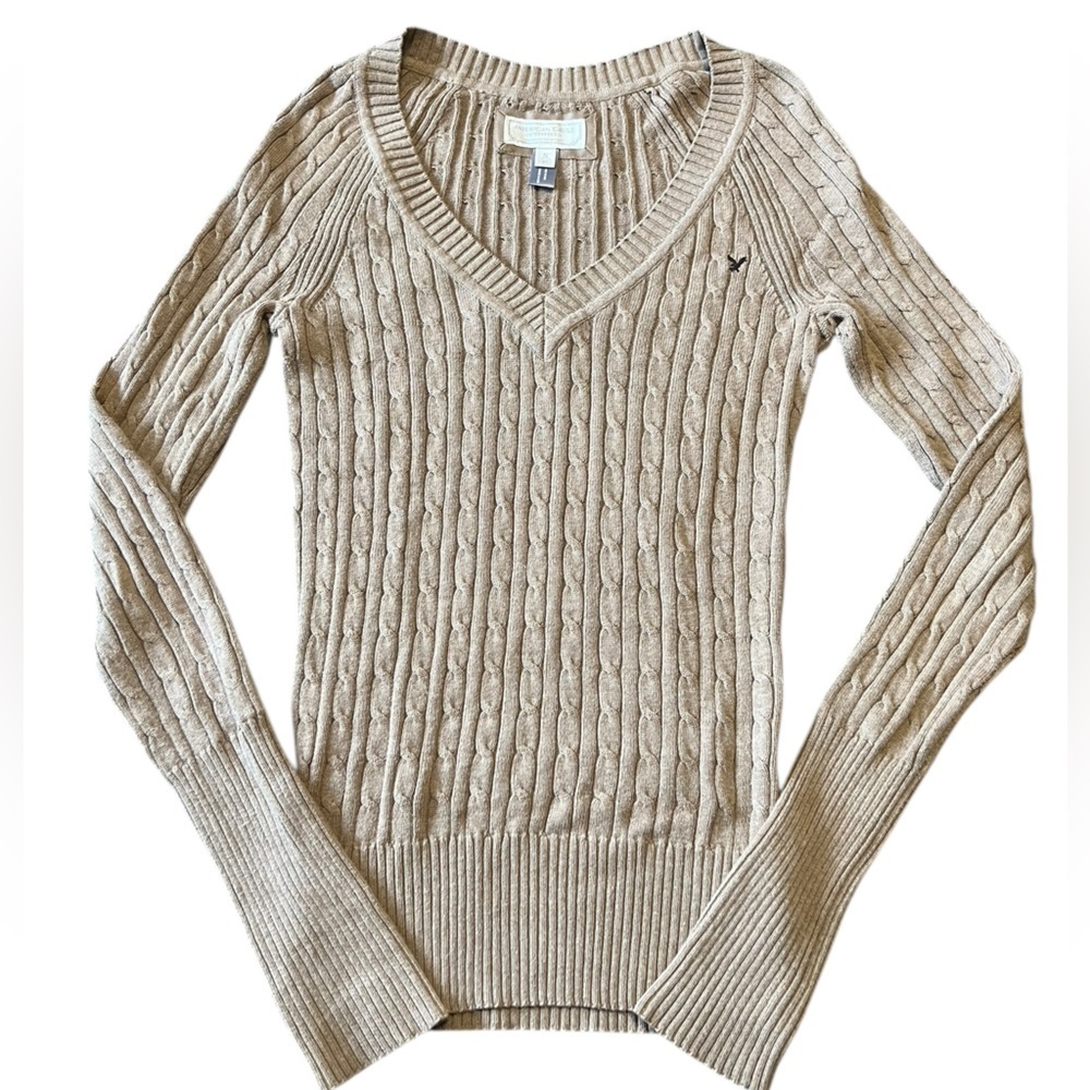 American Eagle Outfitters Y2K vintage tan v-neck long sleeve cable knit sweater